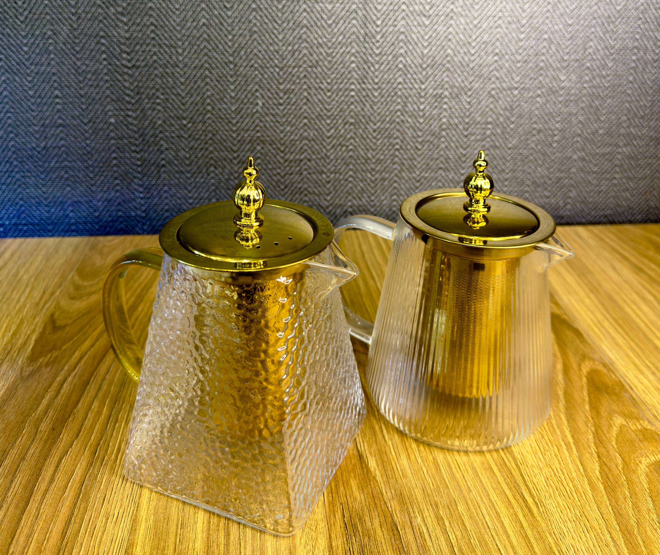 قوری پیرکس دمنوش و چای صافی‌دار طلایی